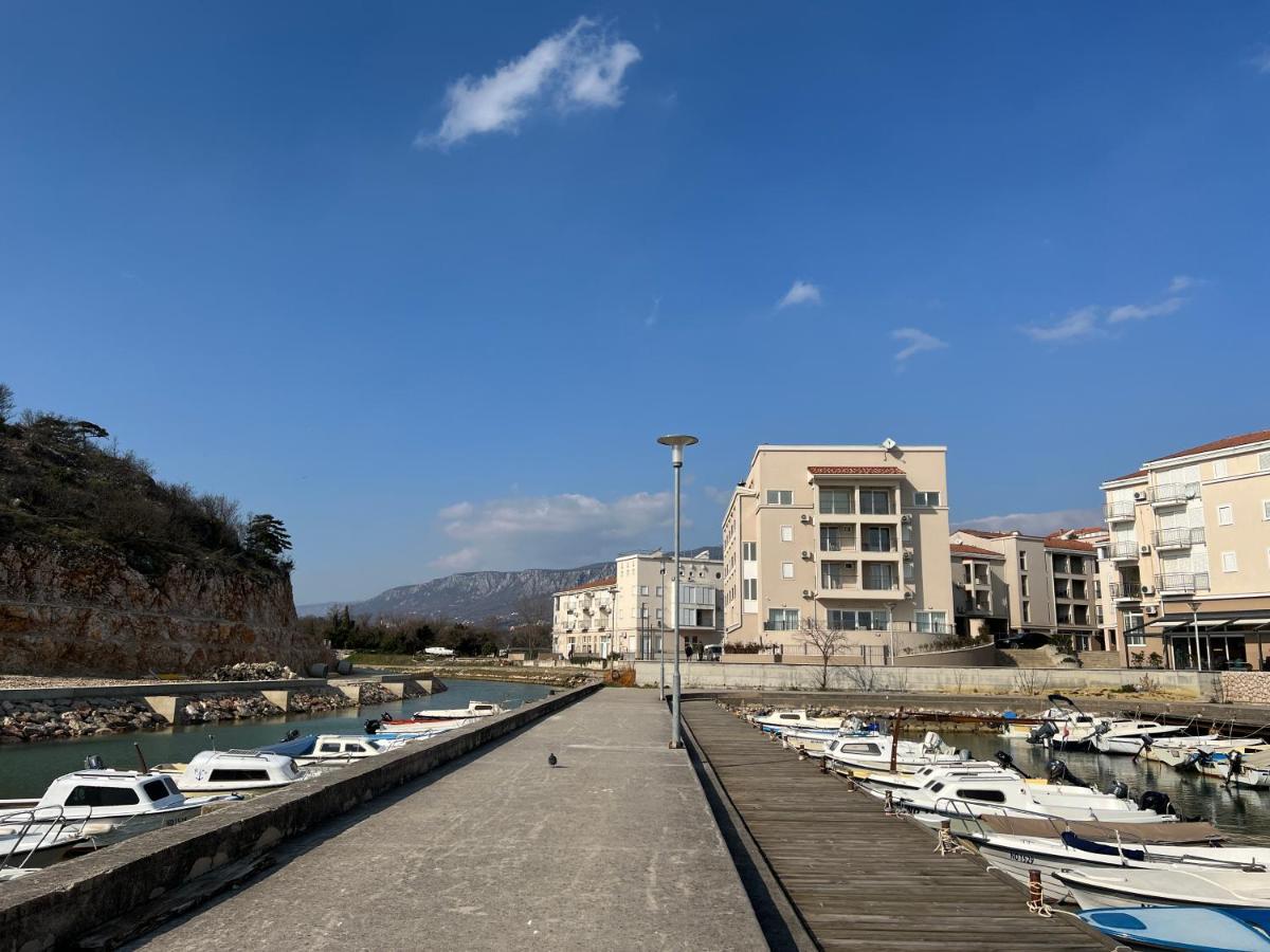 Studio Apartment Marina Mel Novi Vinodolski Exterior foto